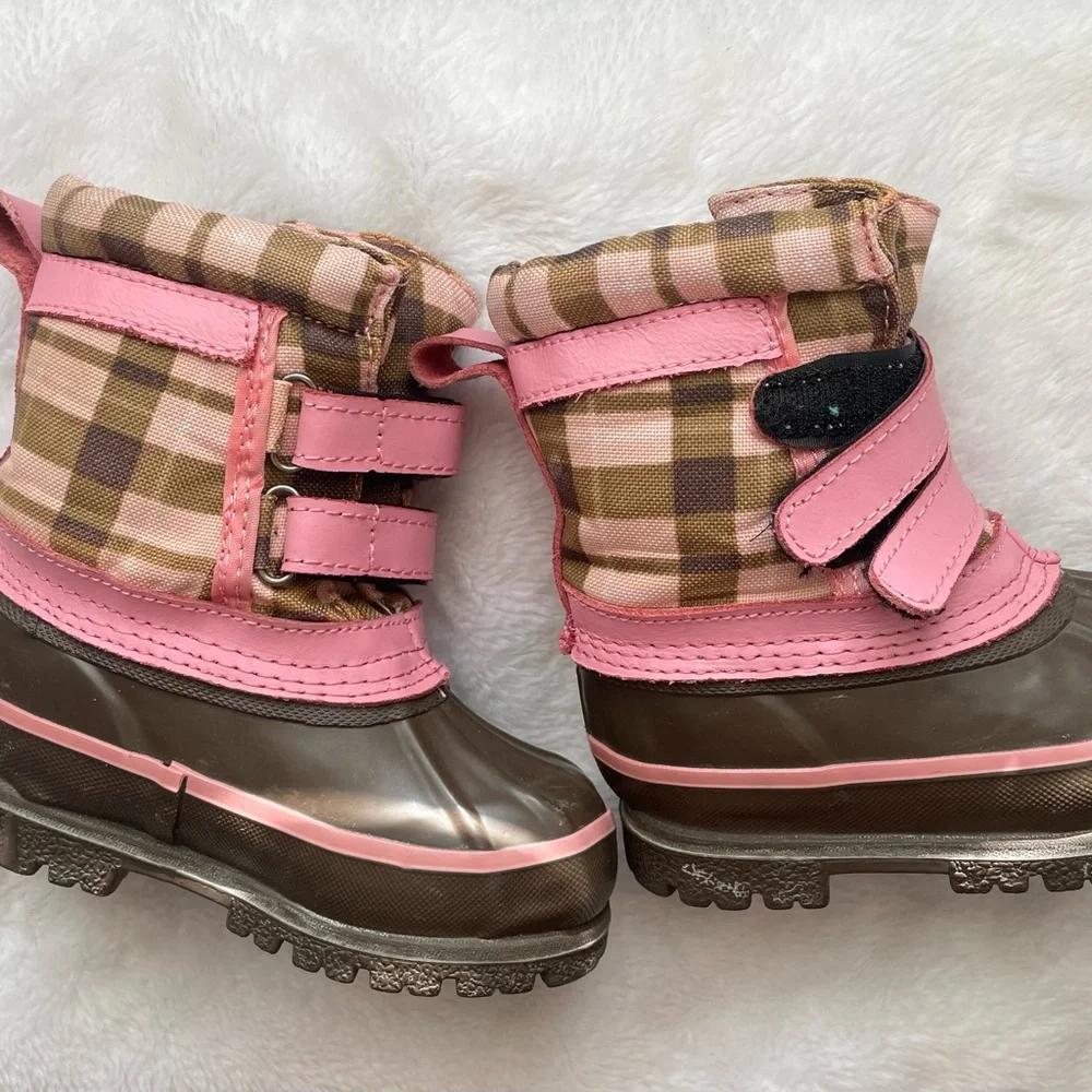Snowy creek winter snow boots.